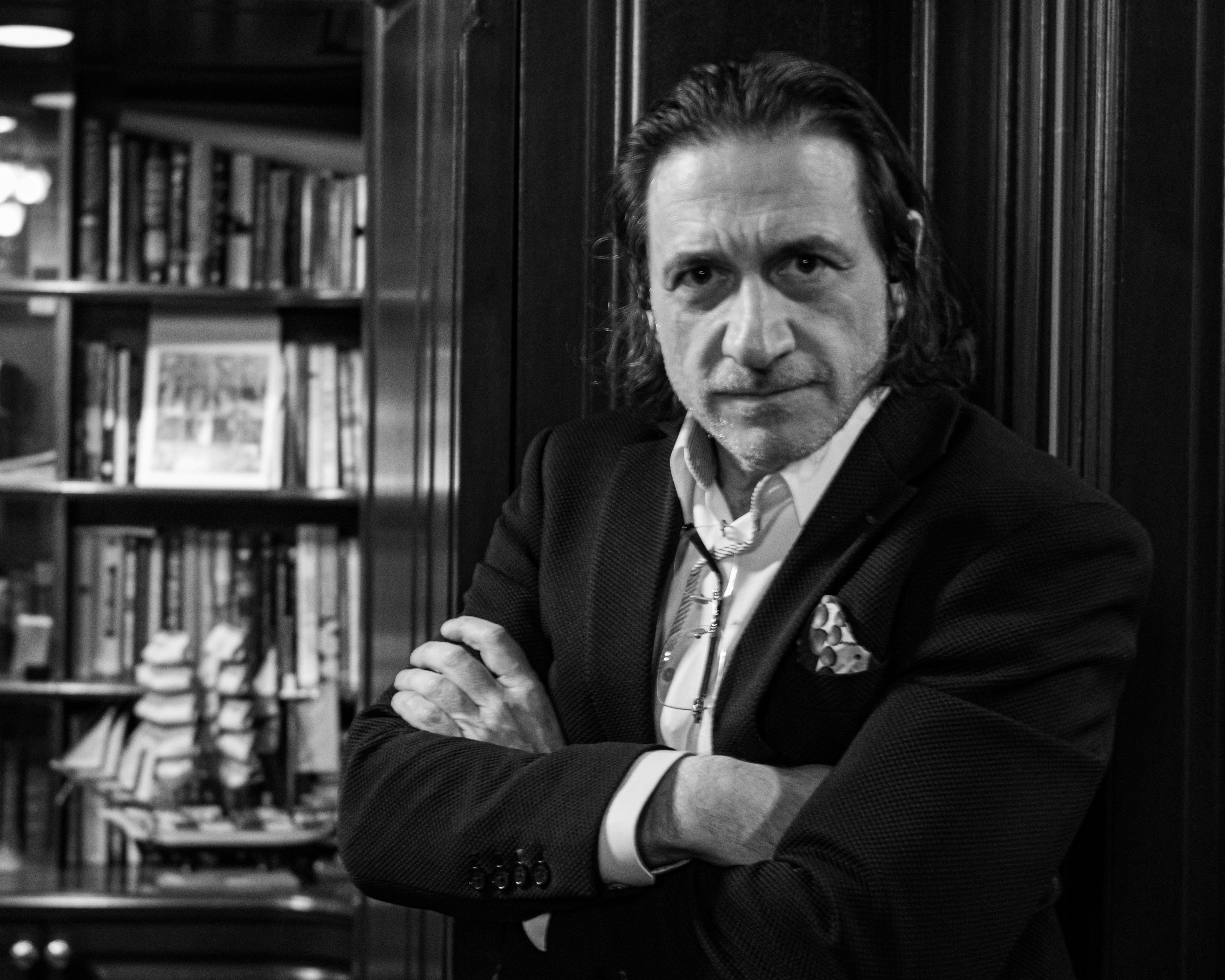 Lev Grzhonko as Andy